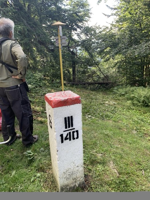 Vyčistený lesný priesek na hranici SK/PL